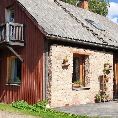 Majiga Istaba Ar Balkonu Un Vannasistaba, Bezmaksas Velo Noma Iecava Buitenkant foto
